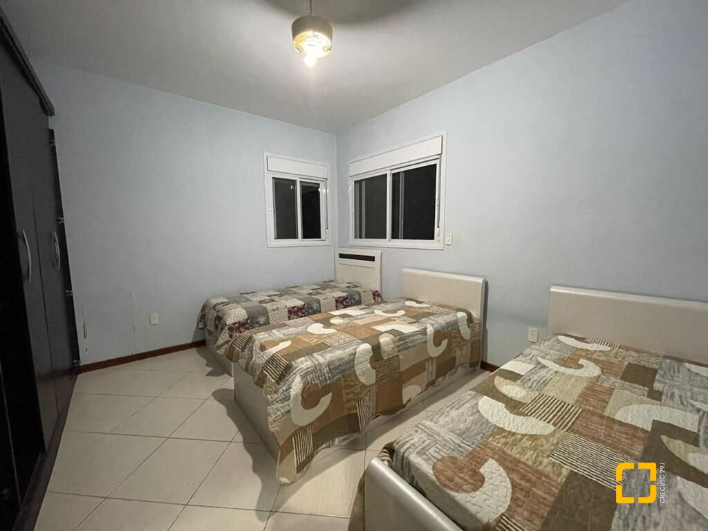 Casa com 450m², 7 quartos (sendo 3 suítes), 4 garagens, no bairro Jurerê em Florianópolis