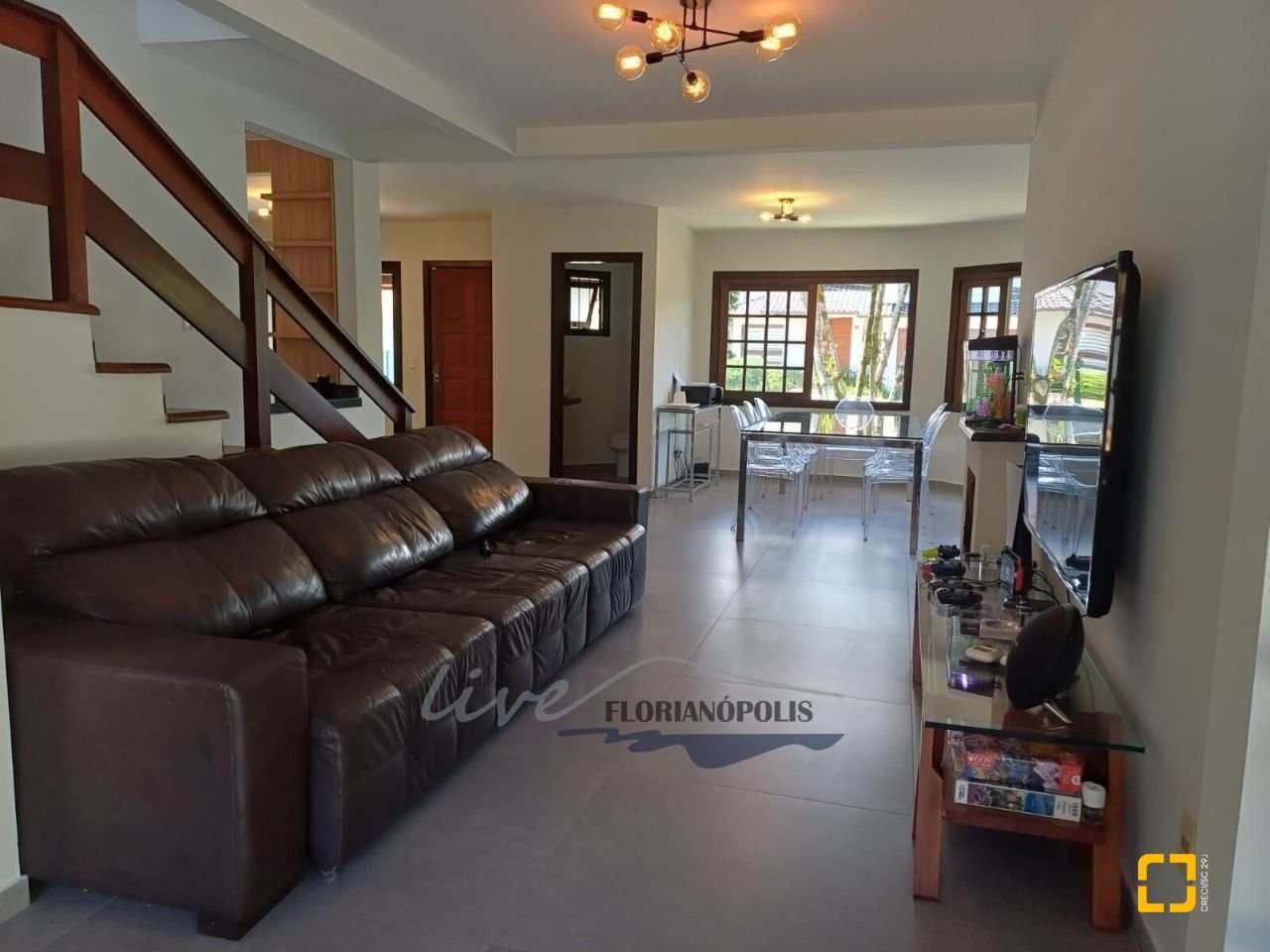 Casa com 200m², 5 quartos (sendo 1 suíte), 3 garagens, no bairro Jurerê Internacional em Florianópolis
