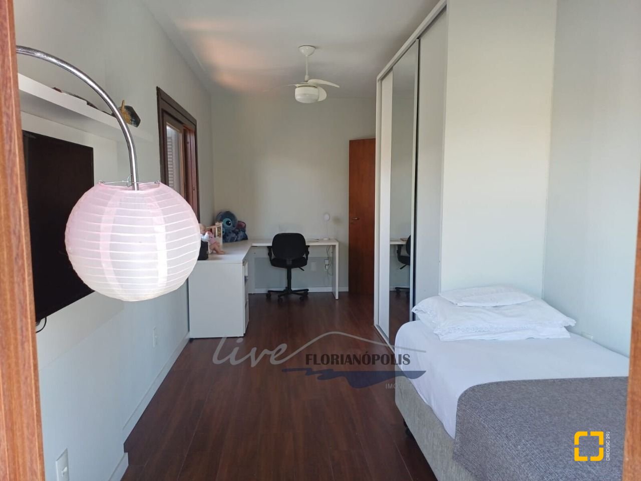 Casa com 200m², 5 quartos (sendo 1 suíte), 3 garagens, no bairro Jurerê Internacional em Florianópolis