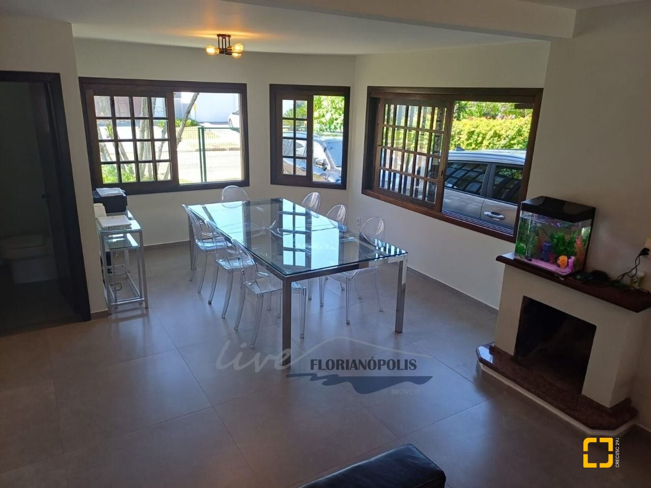 Casa com 200m², 5 quartos (sendo 1 suíte), 3 garagens, no bairro Jurerê Internacional em Florianópolis