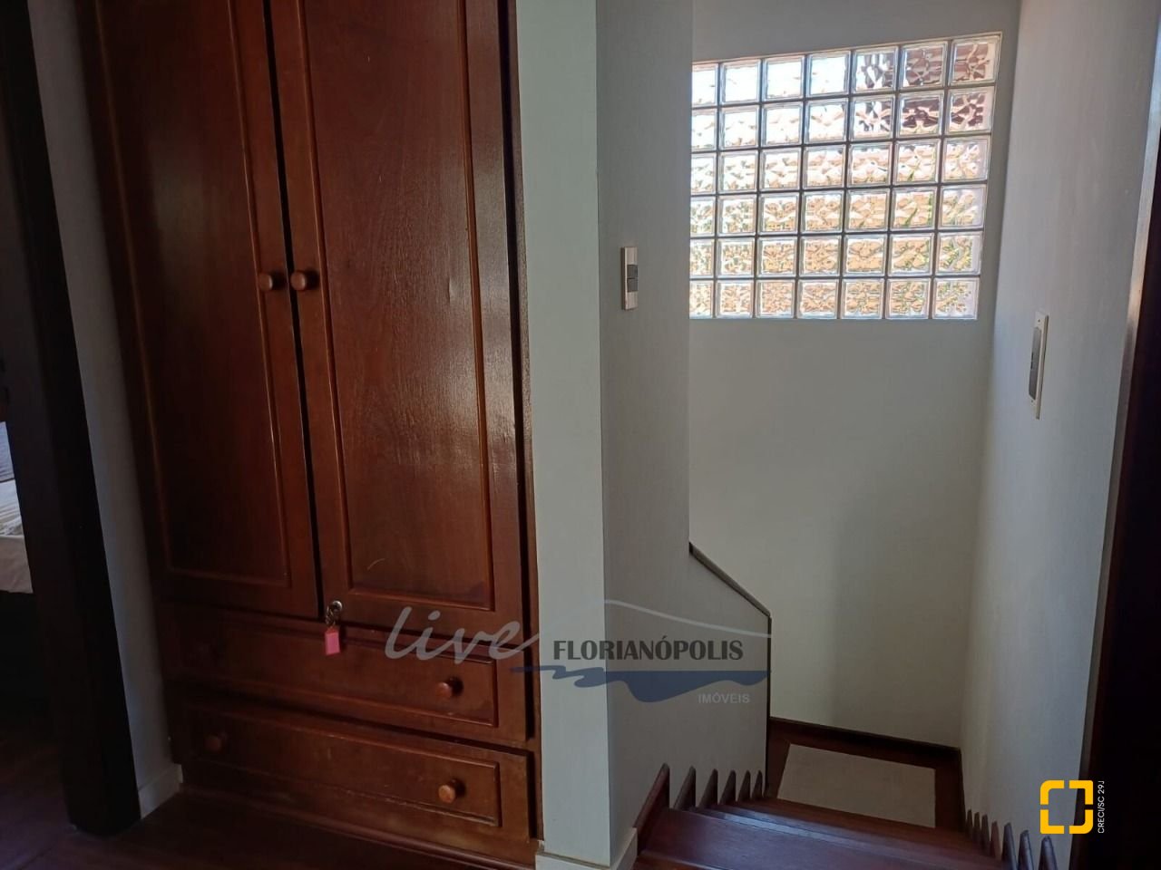 Casa com 200m², 5 quartos (sendo 1 suíte), 3 garagens, no bairro Jurerê Internacional em Florianópolis