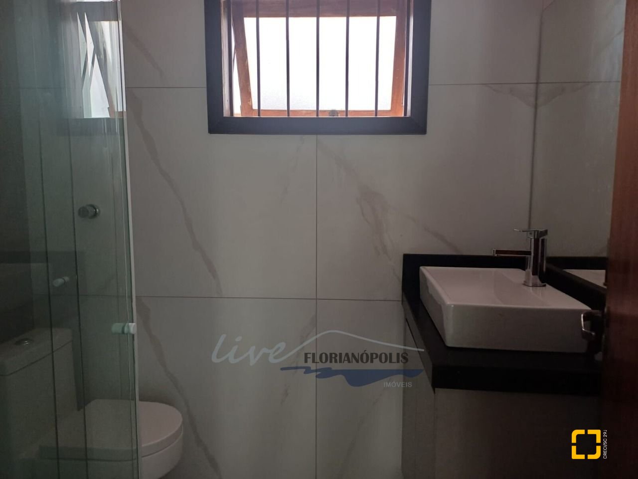 Casa com 200m², 5 quartos (sendo 1 suíte), 3 garagens, no bairro Jurerê Internacional em Florianópolis