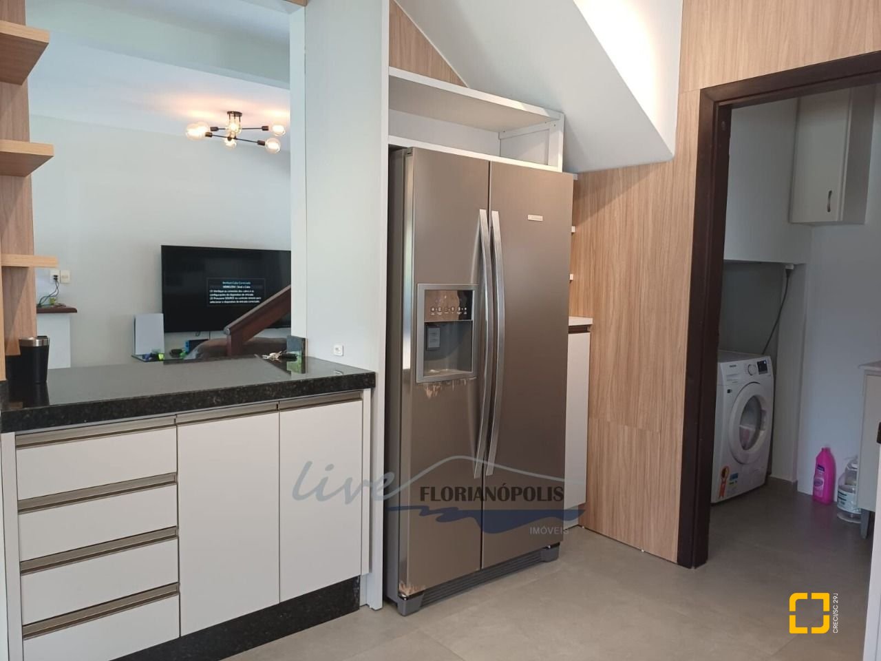 Casa com 200m², 5 quartos (sendo 1 suíte), 3 garagens, no bairro Jurerê Internacional em Florianópolis