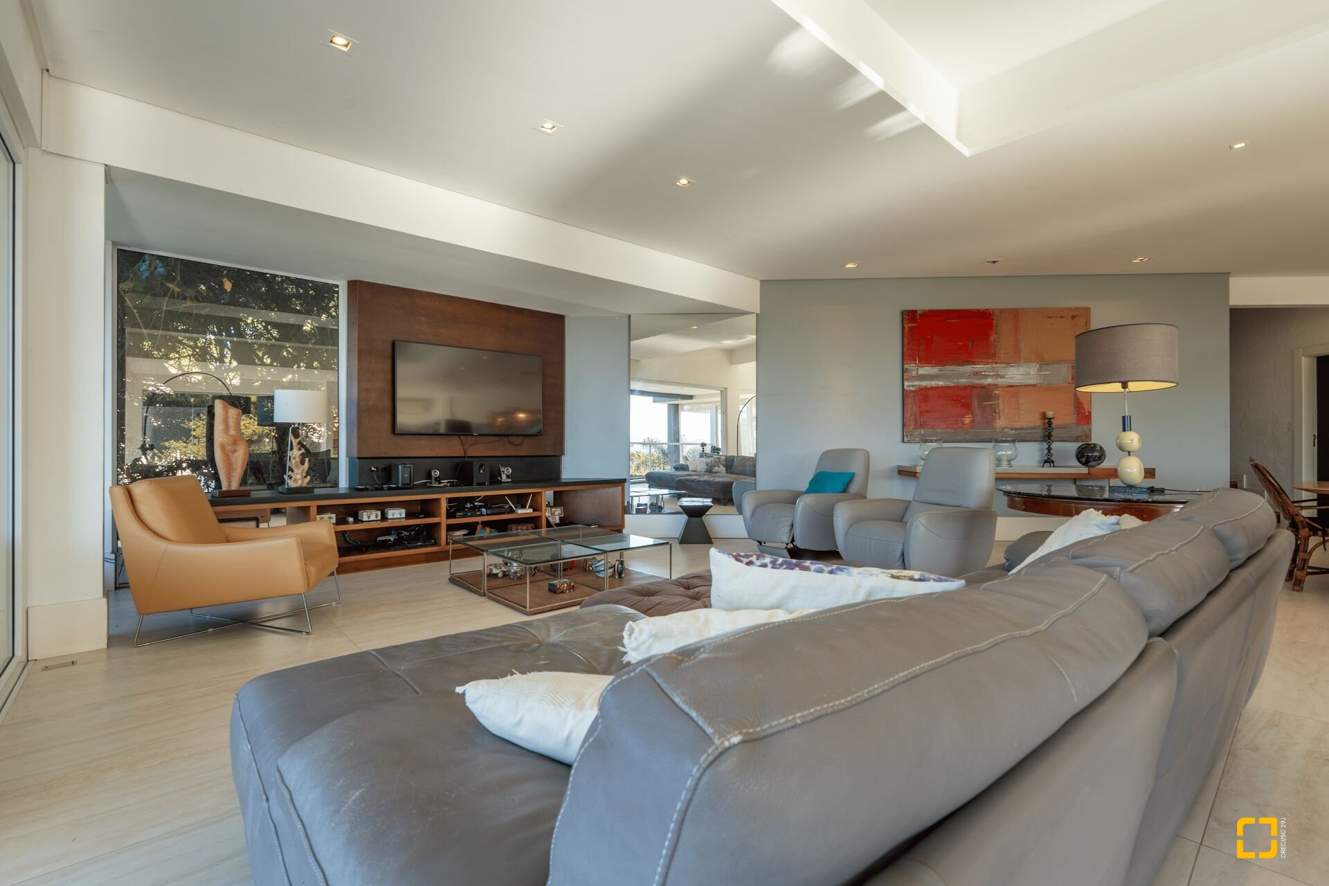 Casa com 818m², 6 quartos (sendo 4 suítes), 4 garagens, no bairro Canajurê em Florianópolis