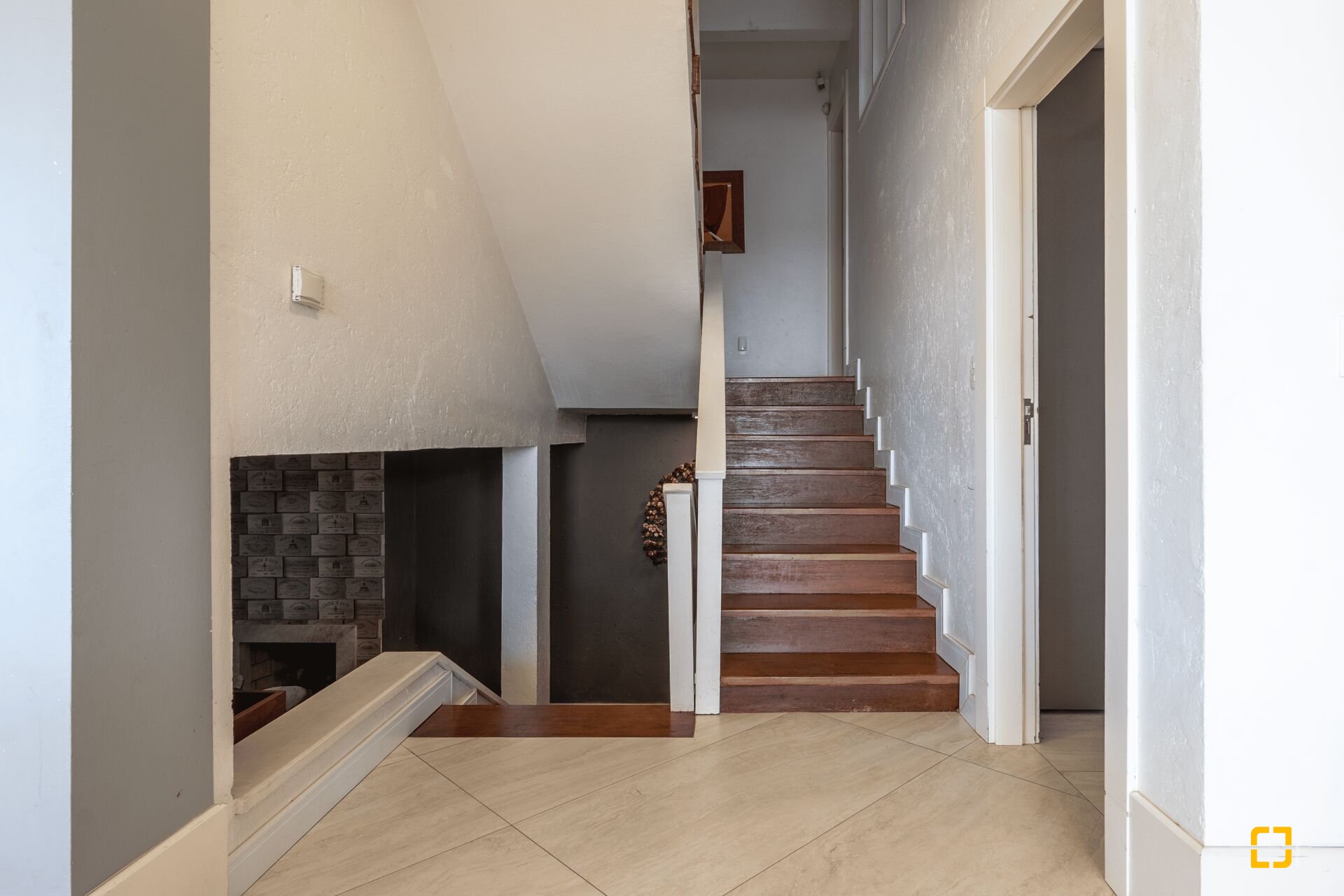 Casa com 818m², 6 quartos (sendo 4 suítes), 4 garagens, no bairro Canajurê em Florianópolis