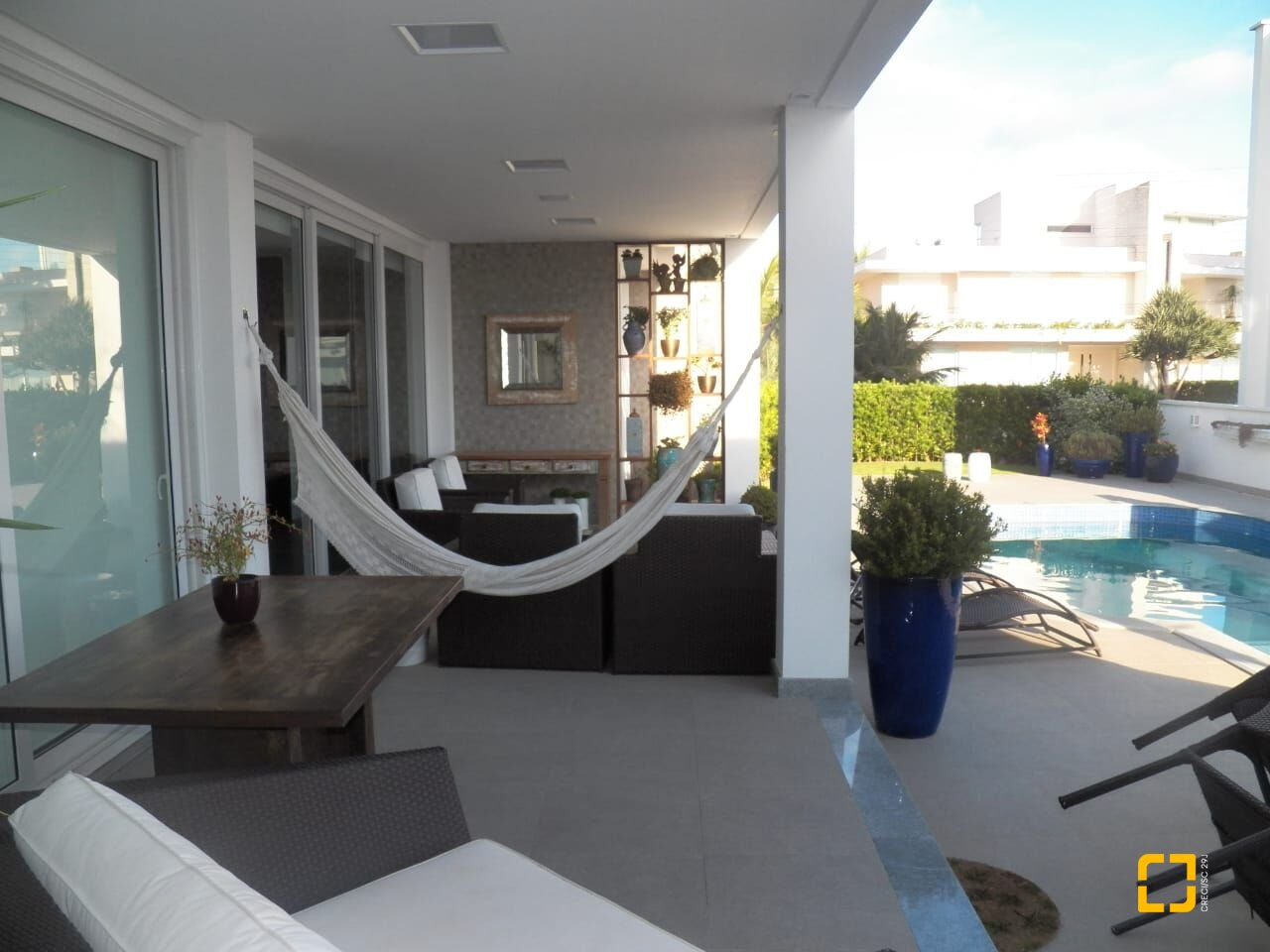 Casa com 421m², 8 quartos (sendo 4 suítes), 4 garagens, no bairro Jurerê em Florianópolis