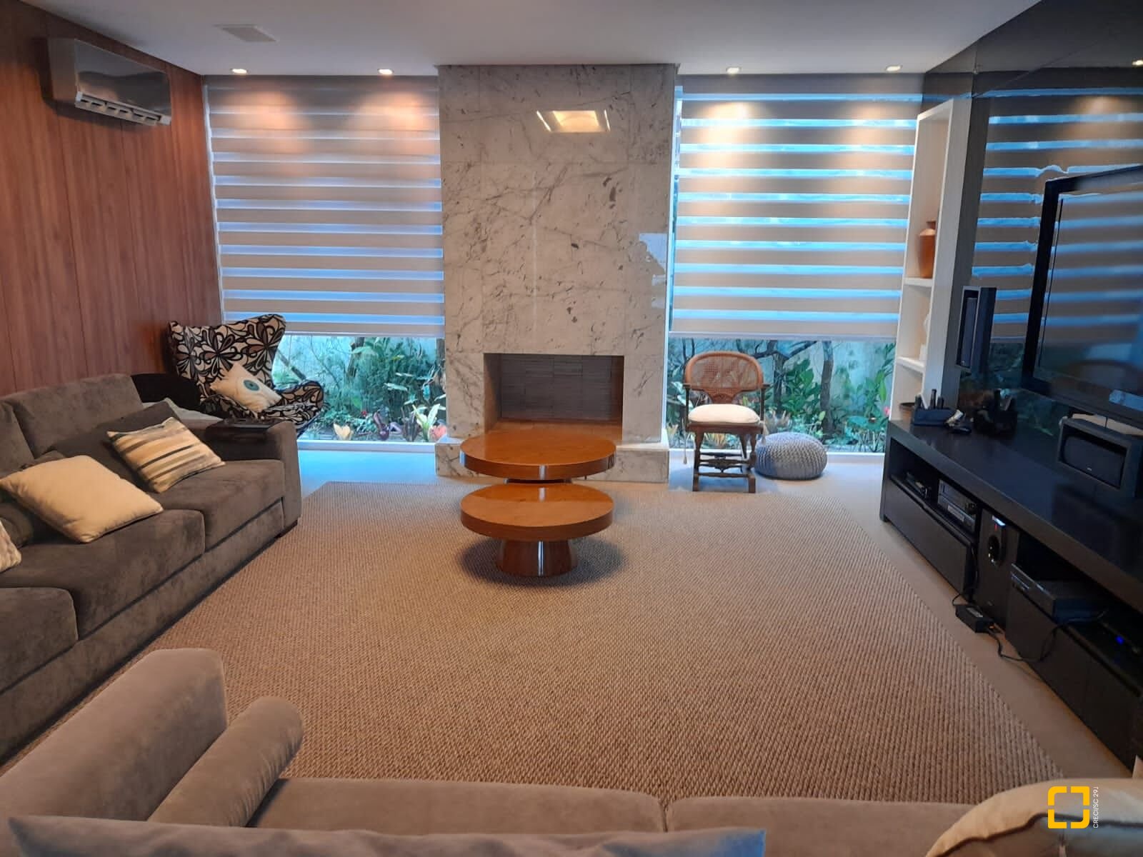 Casa com 421m², 8 quartos (sendo 4 suítes), 4 garagens, no bairro Jurerê em Florianópolis