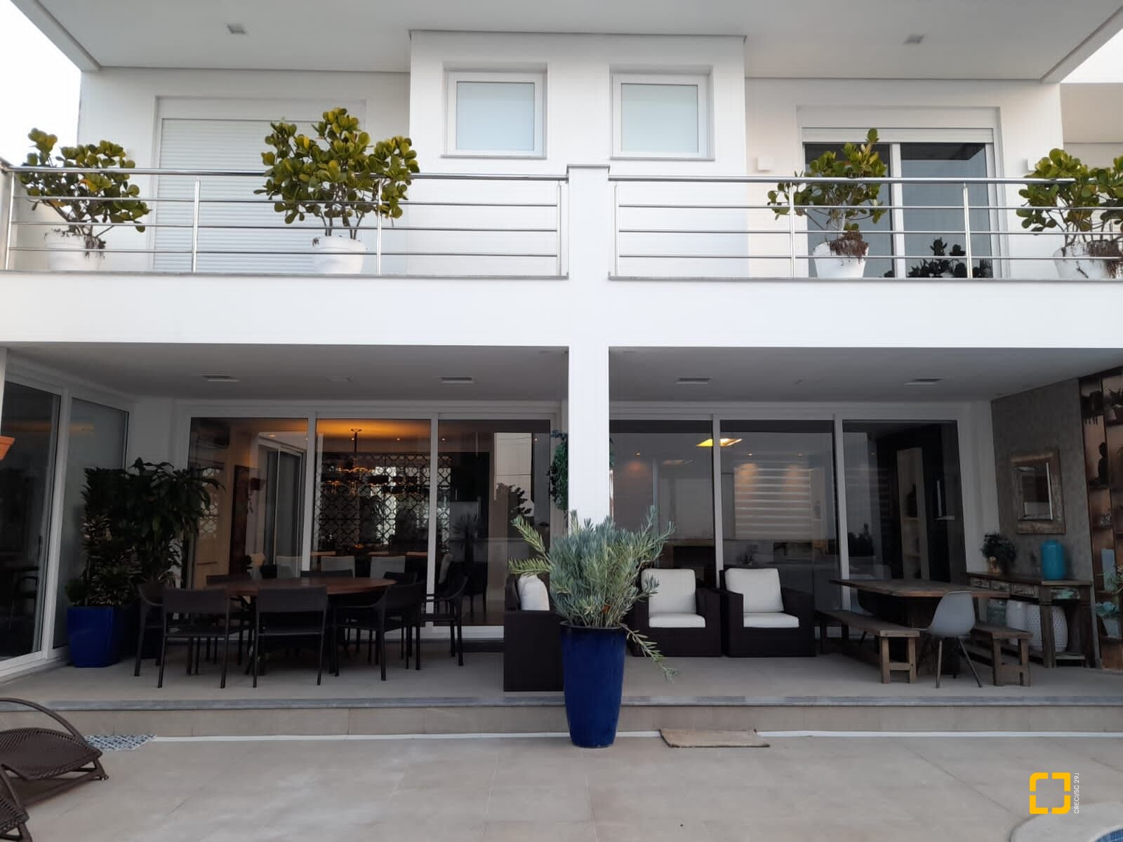 Casa com 421m², 8 quartos (sendo 4 suítes), 4 garagens, no bairro Jurerê em Florianópolis