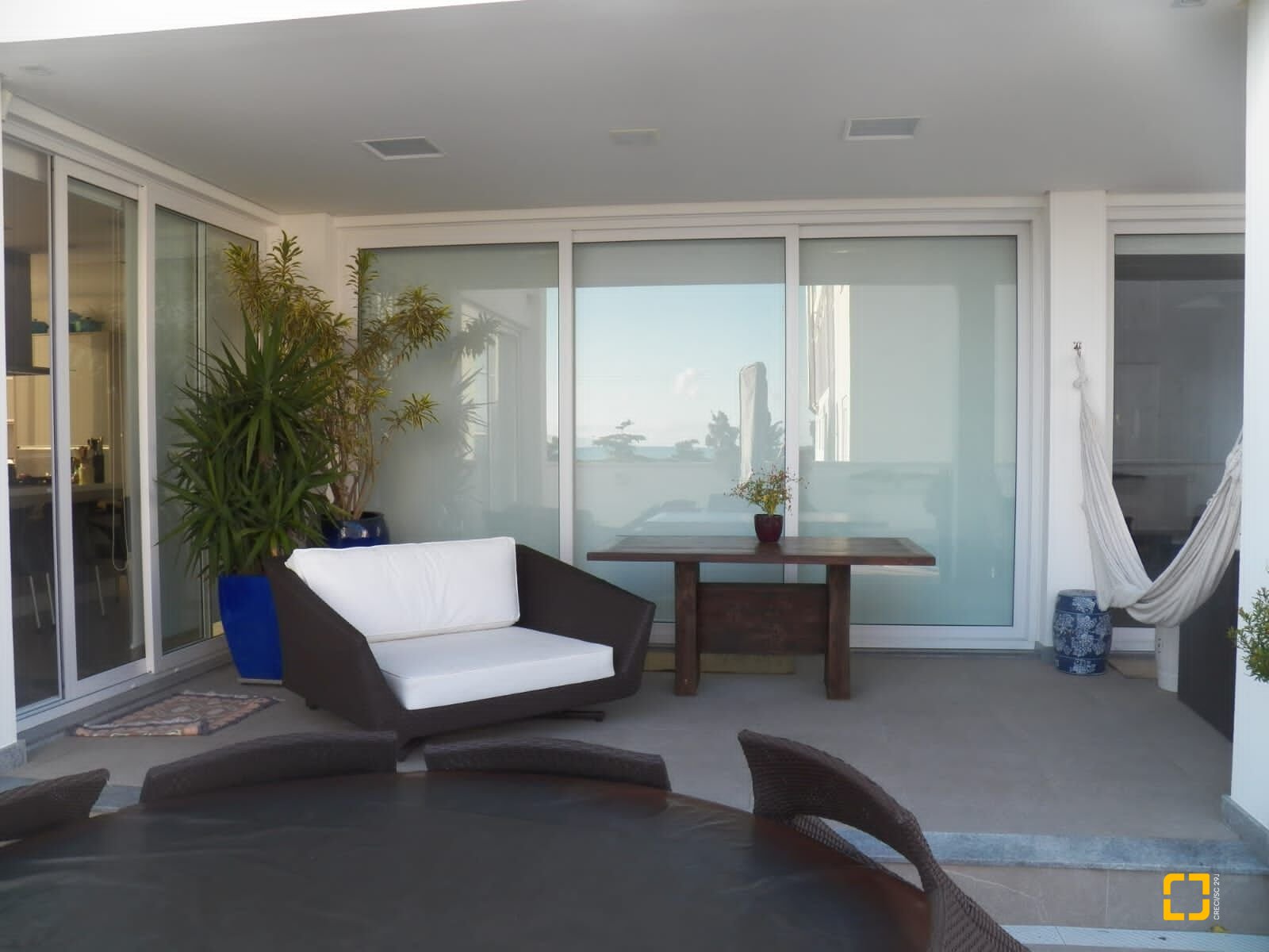 Casa com 421m², 8 quartos (sendo 4 suítes), 4 garagens, no bairro Jurerê em Florianópolis