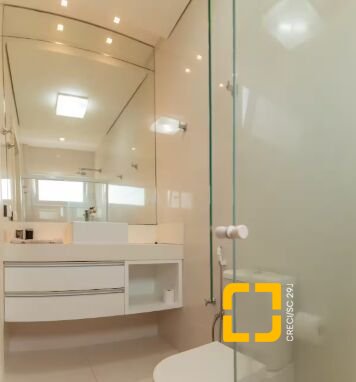 Casa com 650m², 13 quartos (sendo 6 suítes), 5 garagens, no bairro Jurerê Internacional em Florianópolis