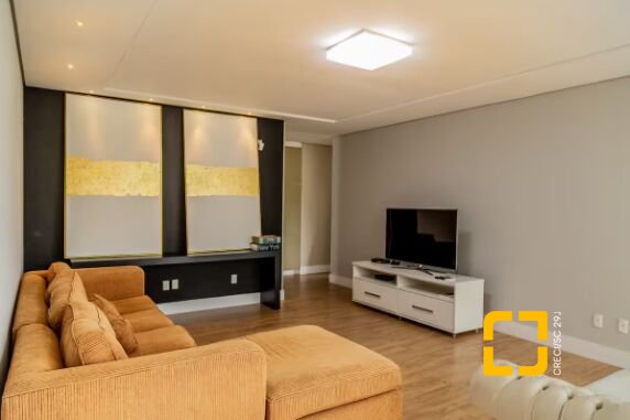Casa com 650m², 13 quartos (sendo 6 suítes), 5 garagens, no bairro Jurerê Internacional em Florianópolis