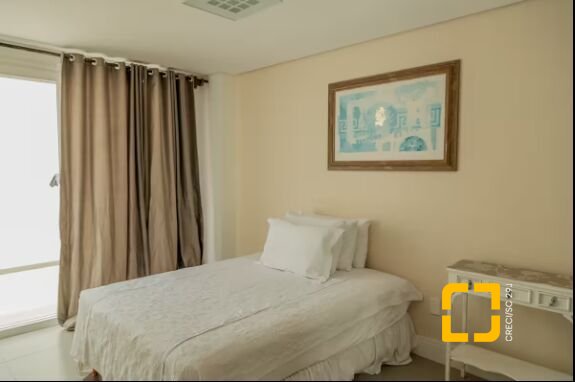 Casa com 650m², 13 quartos (sendo 6 suítes), 5 garagens, no bairro Jurerê Internacional em Florianópolis