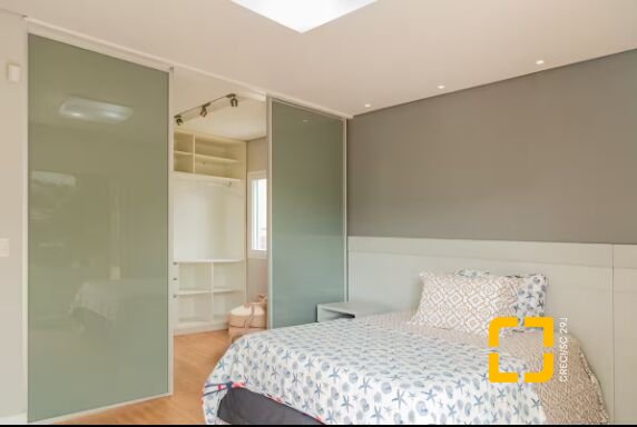 Casa com 650m², 13 quartos (sendo 6 suítes), 5 garagens, no bairro Jurerê Internacional em Florianópolis