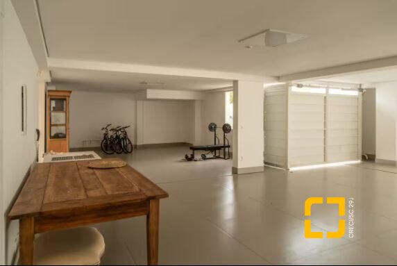 Casa com 650m², 13 quartos (sendo 6 suítes), 5 garagens, no bairro Jurerê Internacional em Florianópolis