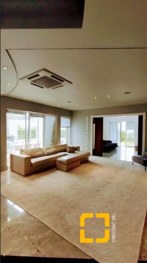 Casa com 1050m², 8 quartos (sendo 4 suítes), 5 garagens, no bairro Jurerê Internacional em Florianópolis