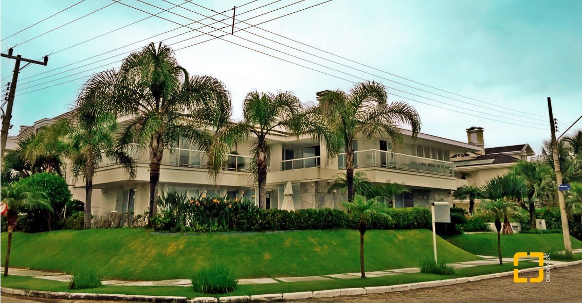 Casa com 1050m², 8 quartos (sendo 4 suítes), 5 garagens, no bairro Jurerê Internacional em Florianópolis