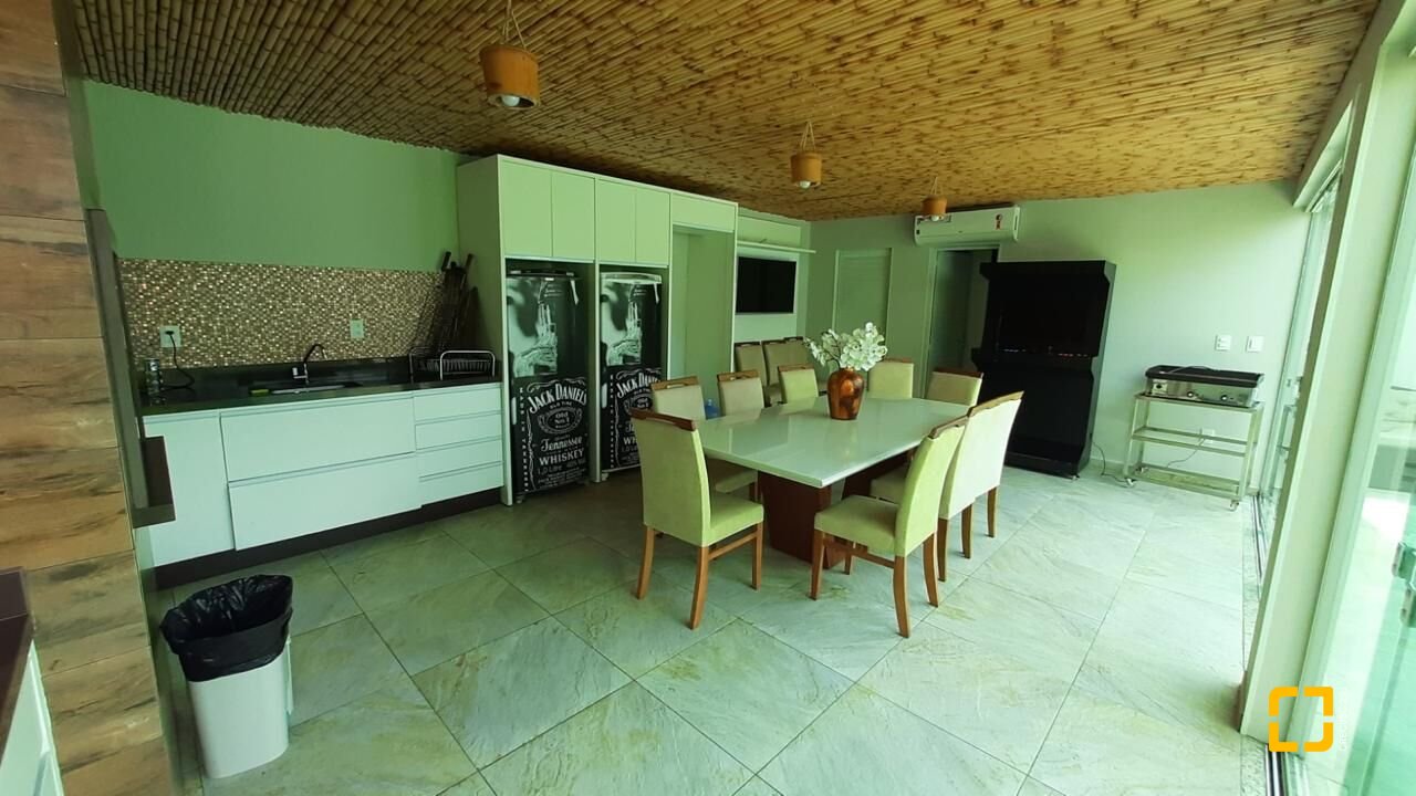 Casa com 500m², 12 quartos (sendo 6 suítes), 3 garagens, no bairro Jurerê Internacional em Florianópolis