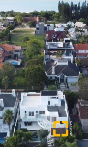 Casa com 1200m², 10 quartos (sendo 5 suítes), 6 garagens, no bairro Jurerê Internacional em Florianópolis