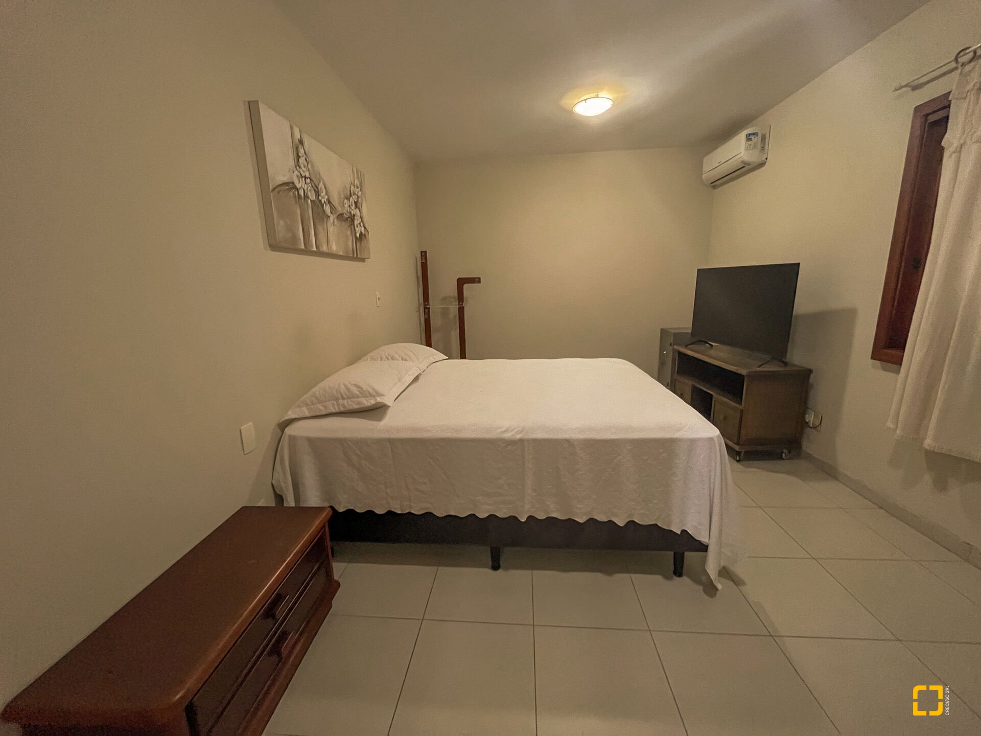 Casa com 300m², 8 quartos (sendo 4 suítes), 4 garagens, no bairro Jurerê Internacional em Florianópolis