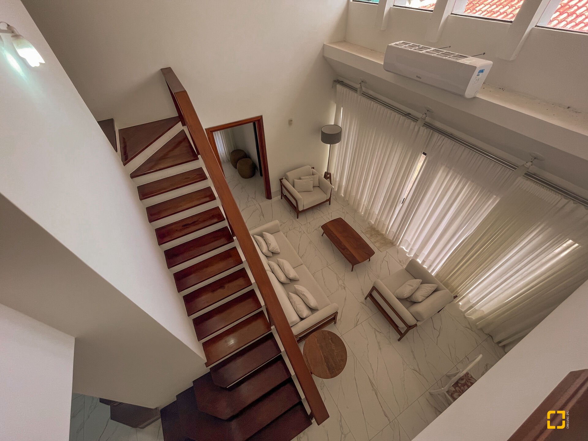 Casa com 300m², 8 quartos (sendo 4 suítes), 4 garagens, no bairro Jurerê Internacional em Florianópolis