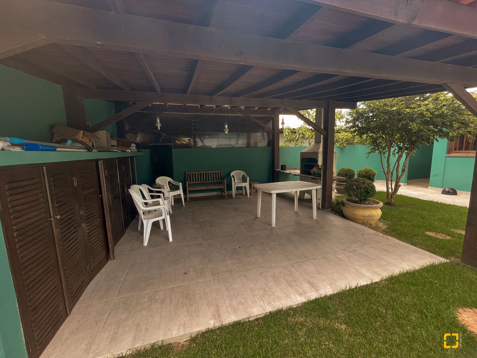 Casa com 300m², 8 quartos (sendo 4 suítes), 4 garagens, no bairro Jurerê Internacional em Florianópolis