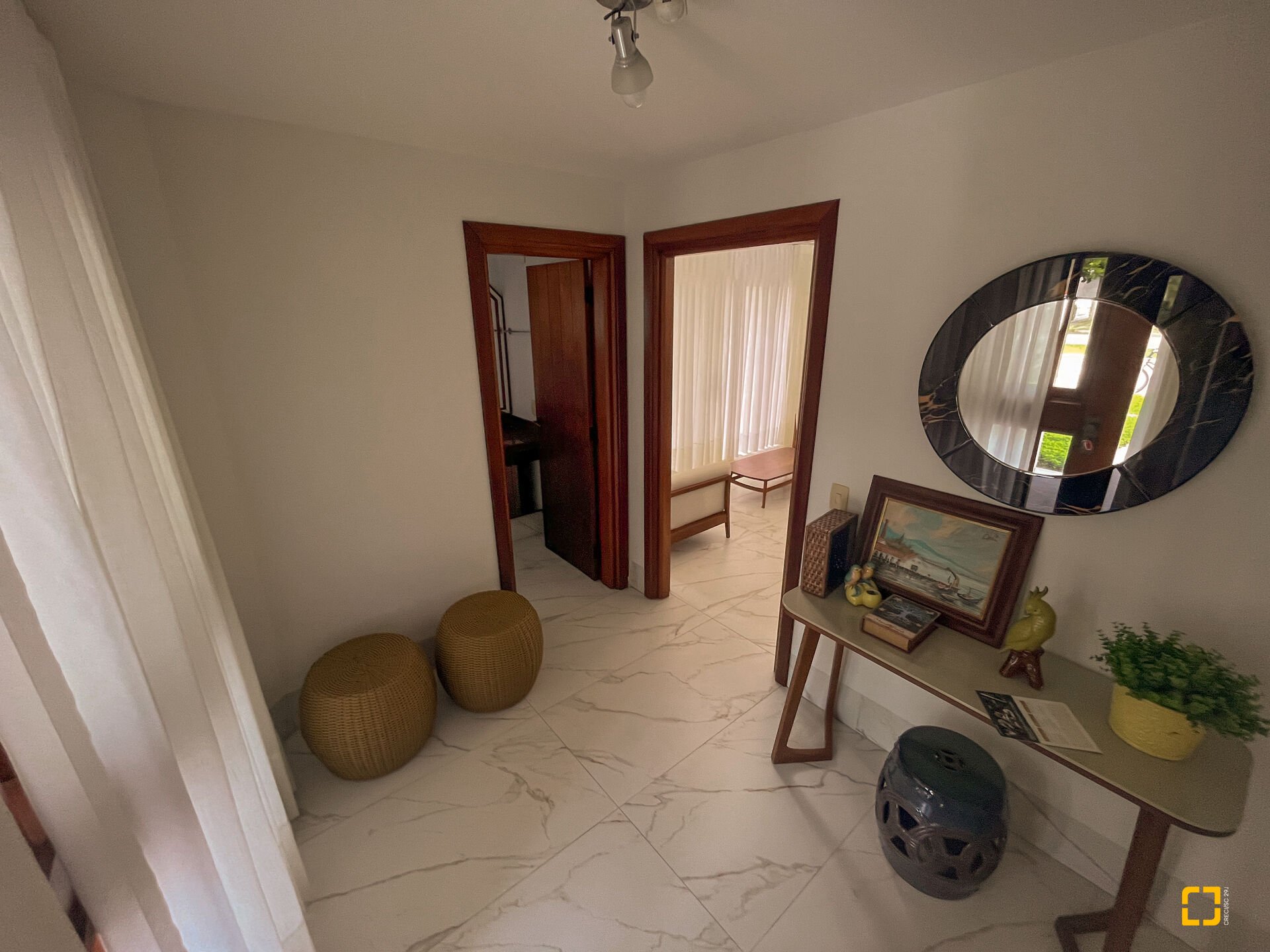 Casa com 300m², 8 quartos (sendo 4 suítes), 4 garagens, no bairro Jurerê Internacional em Florianópolis