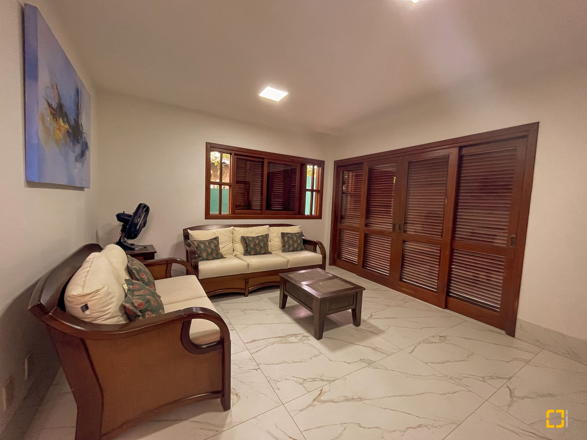 Casa com 300m², 8 quartos (sendo 4 suítes), 4 garagens, no bairro Jurerê Internacional em Florianópolis