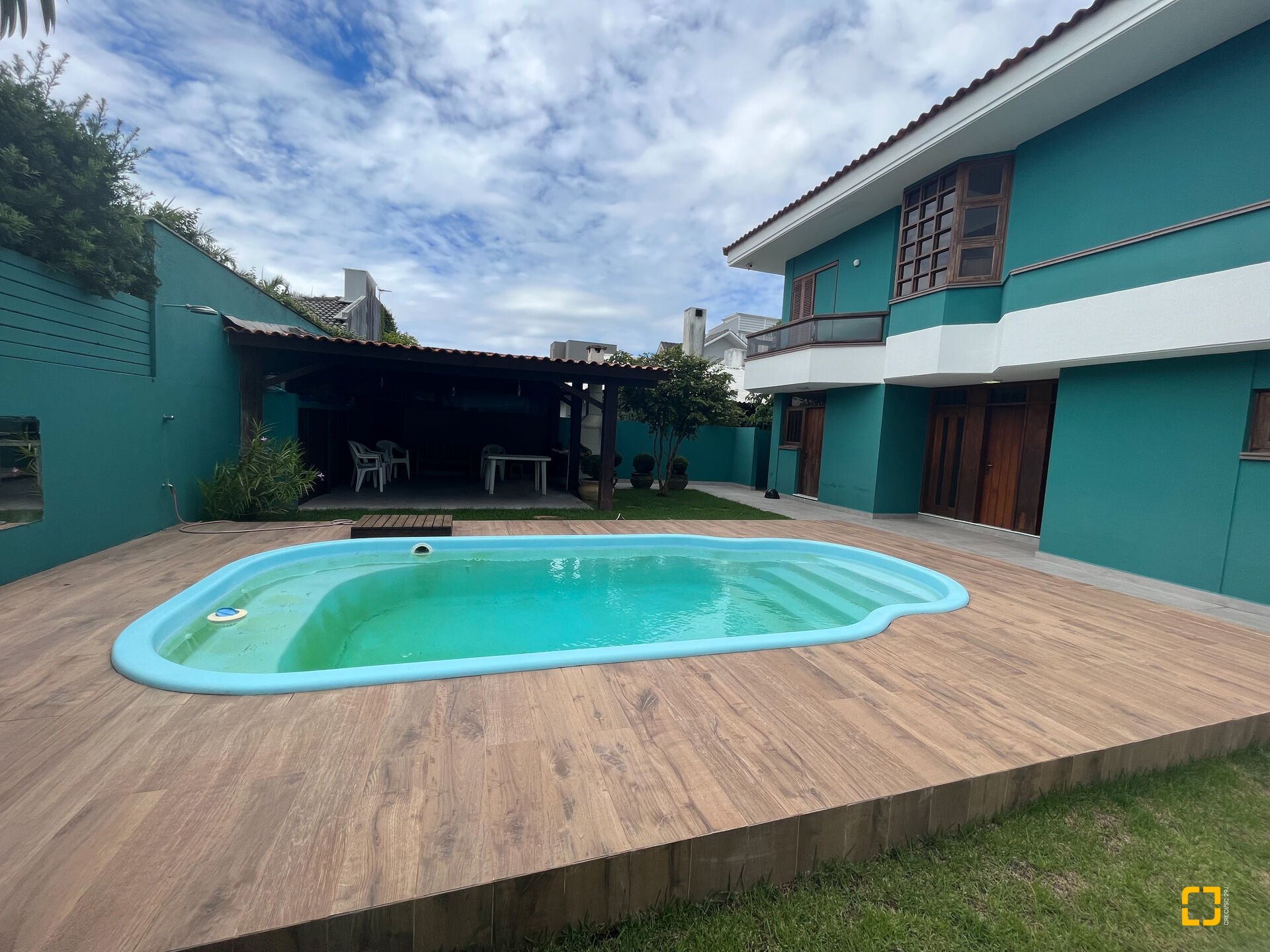 Casa com 300m², 8 quartos (sendo 4 suítes), 4 garagens, no bairro Jurerê Internacional em Florianópolis