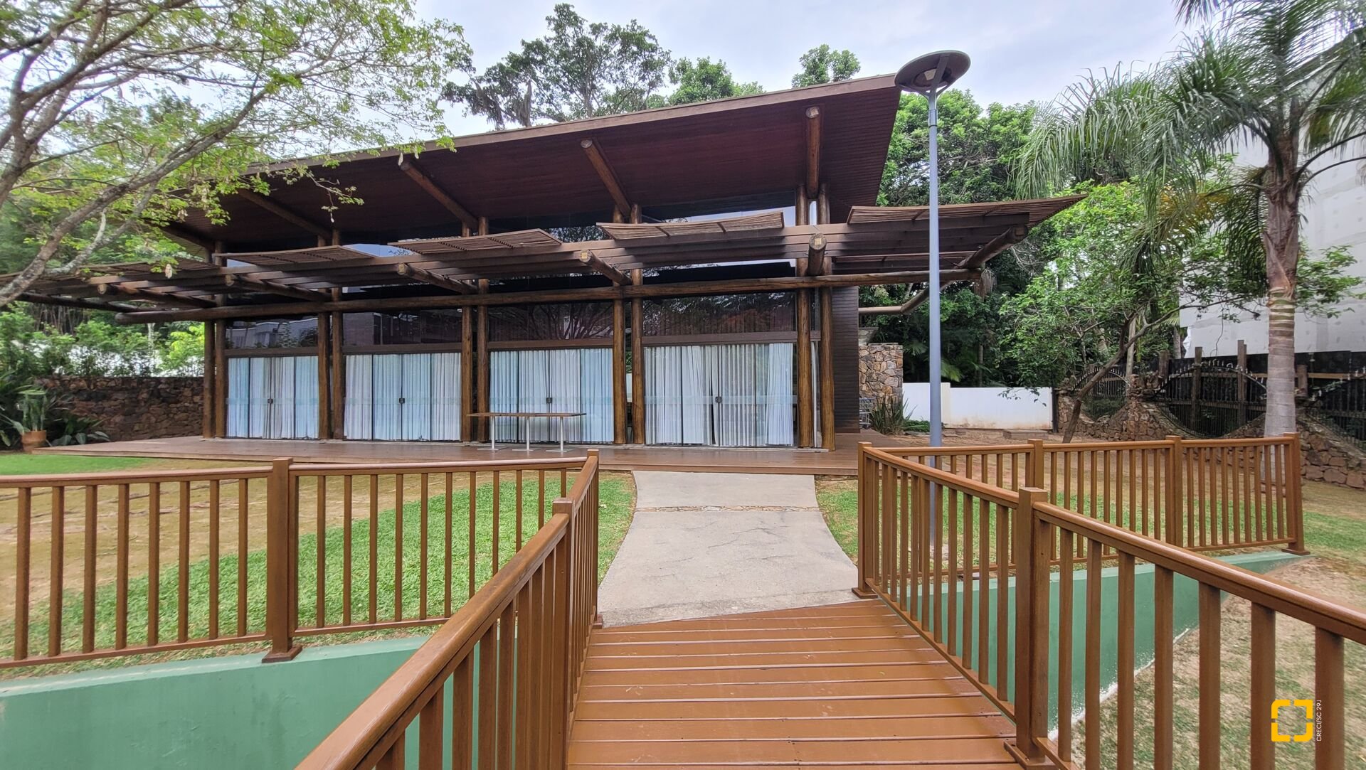 Terreno com 762m², no bairro Cacupé em Florianópolis