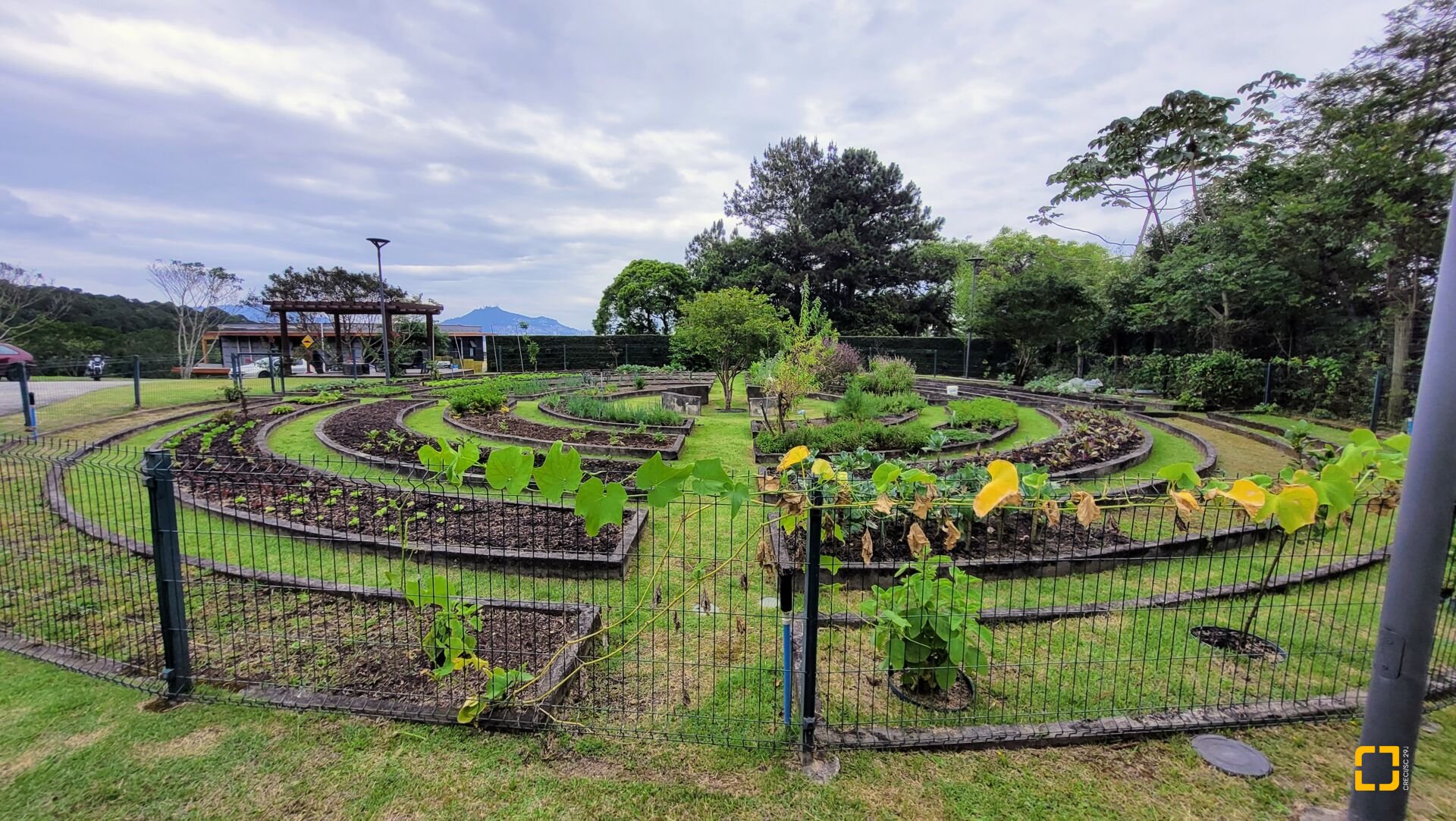 Terreno com 762m², no bairro Cacupé em Florianópolis