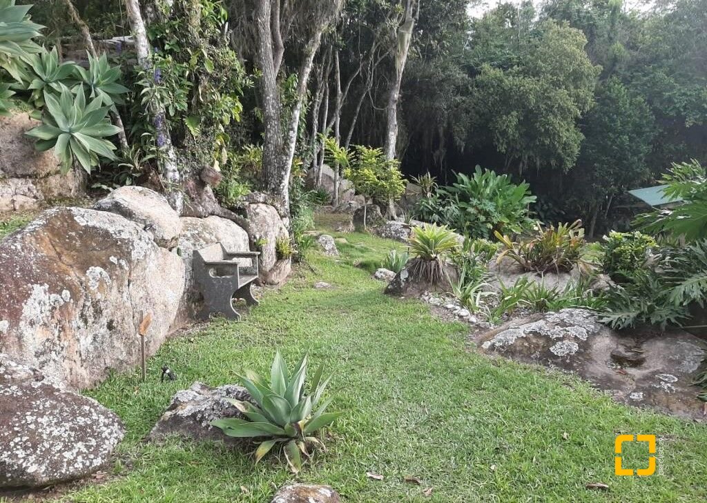Hotel com 213m², 6 quartos (sendo 1 suíte), no bairro Jurerê Internacional em Florianópolis