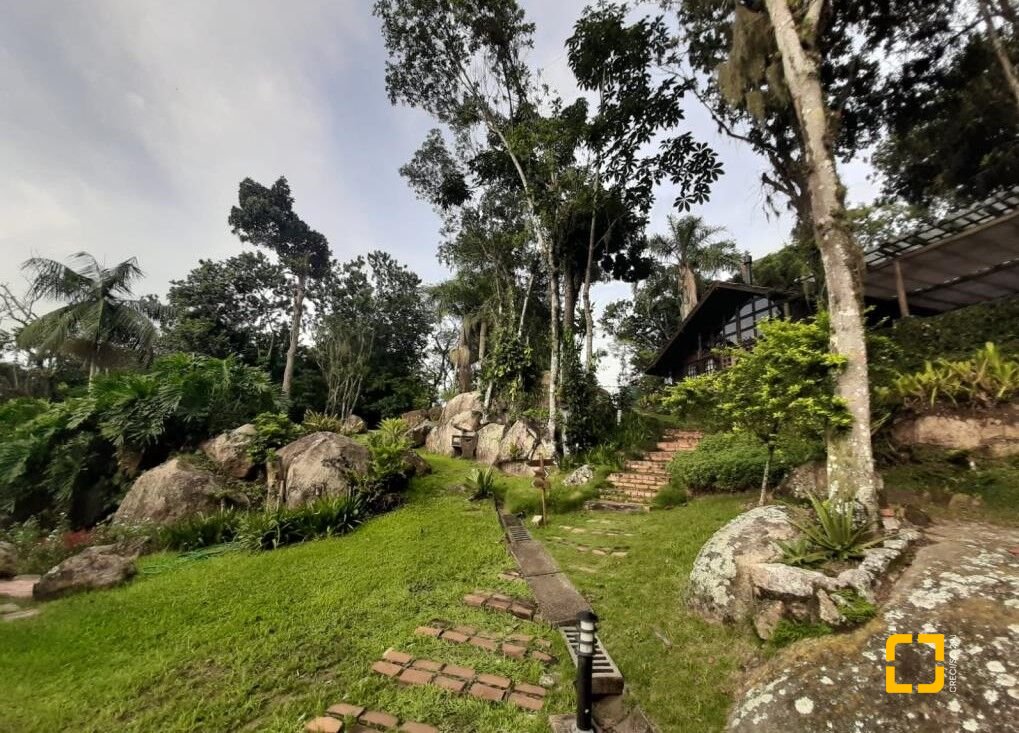 Hotel com 213m², 6 quartos (sendo 1 suíte), no bairro Jurerê Internacional em Florianópolis