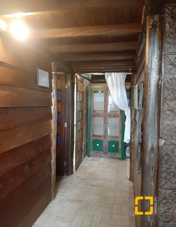 Hotel com 213m², 6 quartos (sendo 1 suíte), no bairro Jurerê Internacional em Florianópolis
