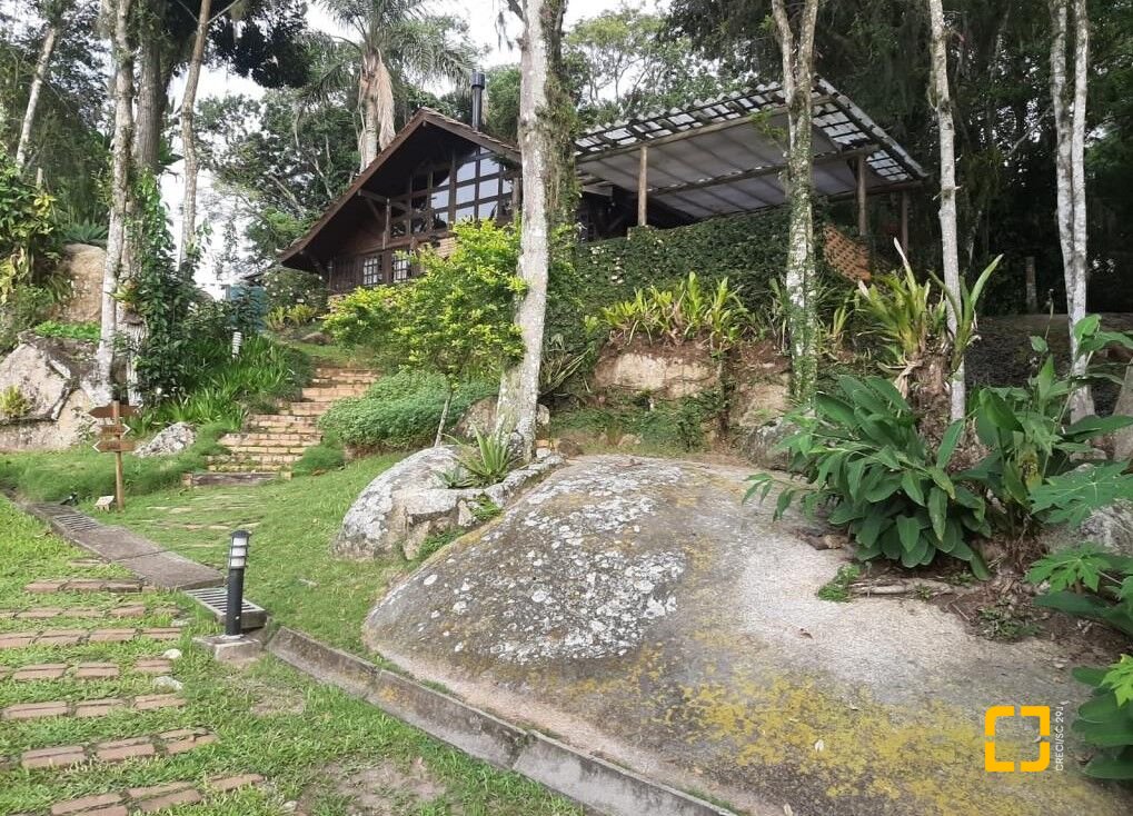 Hotel com 213m², 6 quartos (sendo 1 suíte), no bairro Jurerê Internacional em Florianópolis