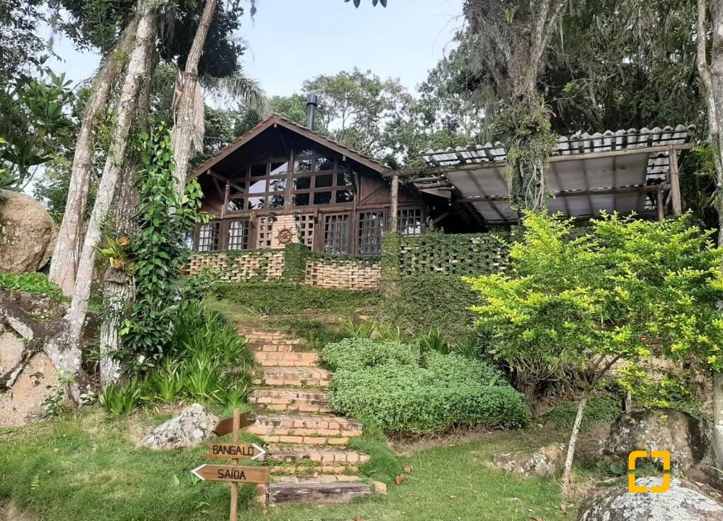 Hotel com 213m², 6 quartos (sendo 1 suíte), no bairro Jurerê Internacional em Florianópolis