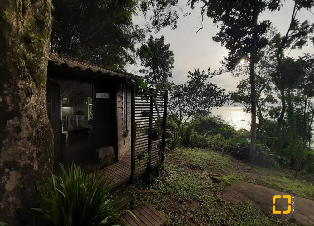 Hotel com 213m², 6 quartos (sendo 1 suíte), no bairro Jurerê Internacional em Florianópolis