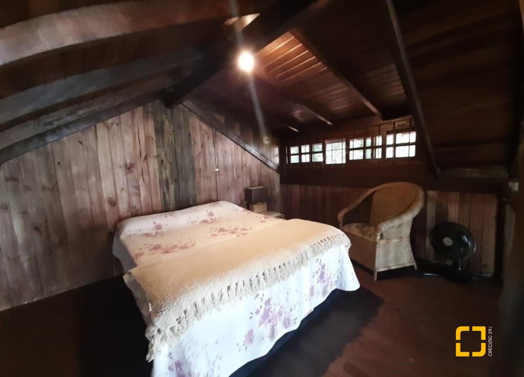 Hotel com 213m², 6 quartos (sendo 1 suíte), no bairro Jurerê Internacional em Florianópolis