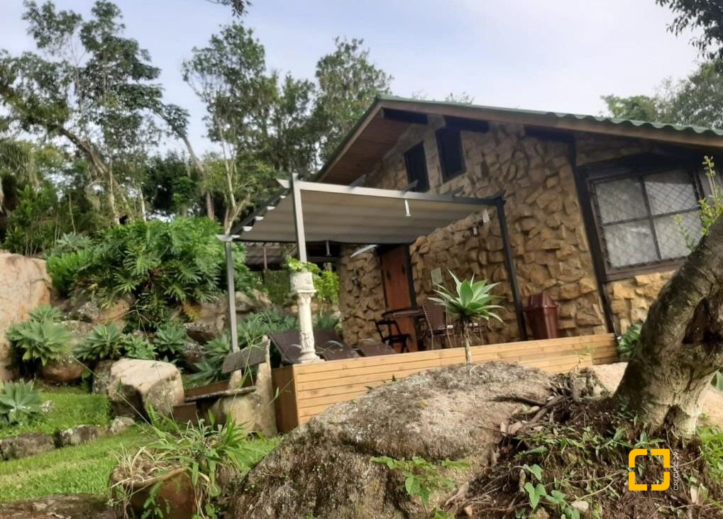 Hotel com 213m², 6 quartos (sendo 1 suíte), no bairro Jurerê Internacional em Florianópolis