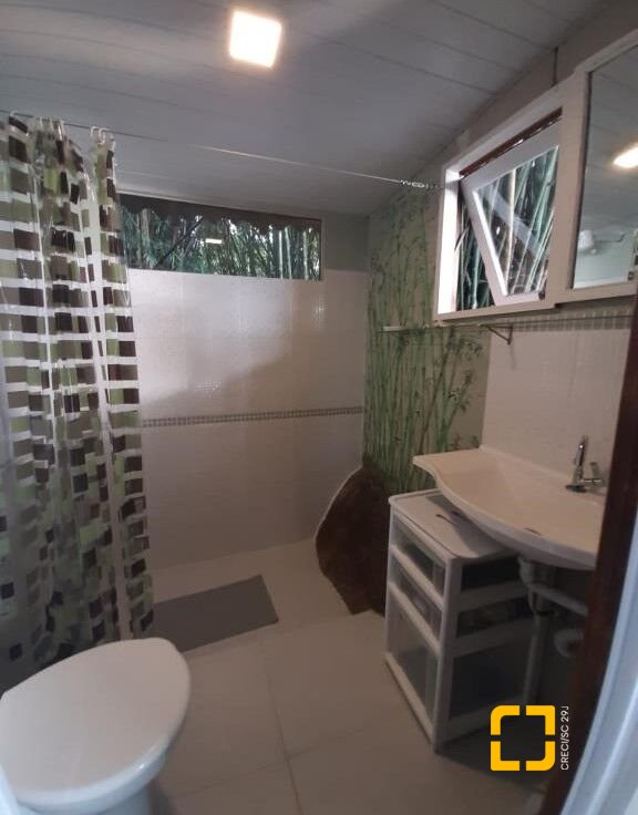 Hotel com 213m², 6 quartos (sendo 1 suíte), no bairro Jurerê Internacional em Florianópolis