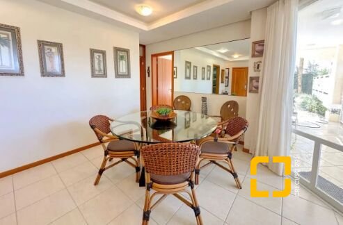 Apartamento com 234m², 8 quartos (sendo 4 suítes), 2 garagens, no bairro Jurerê Internacional em Florianópolis