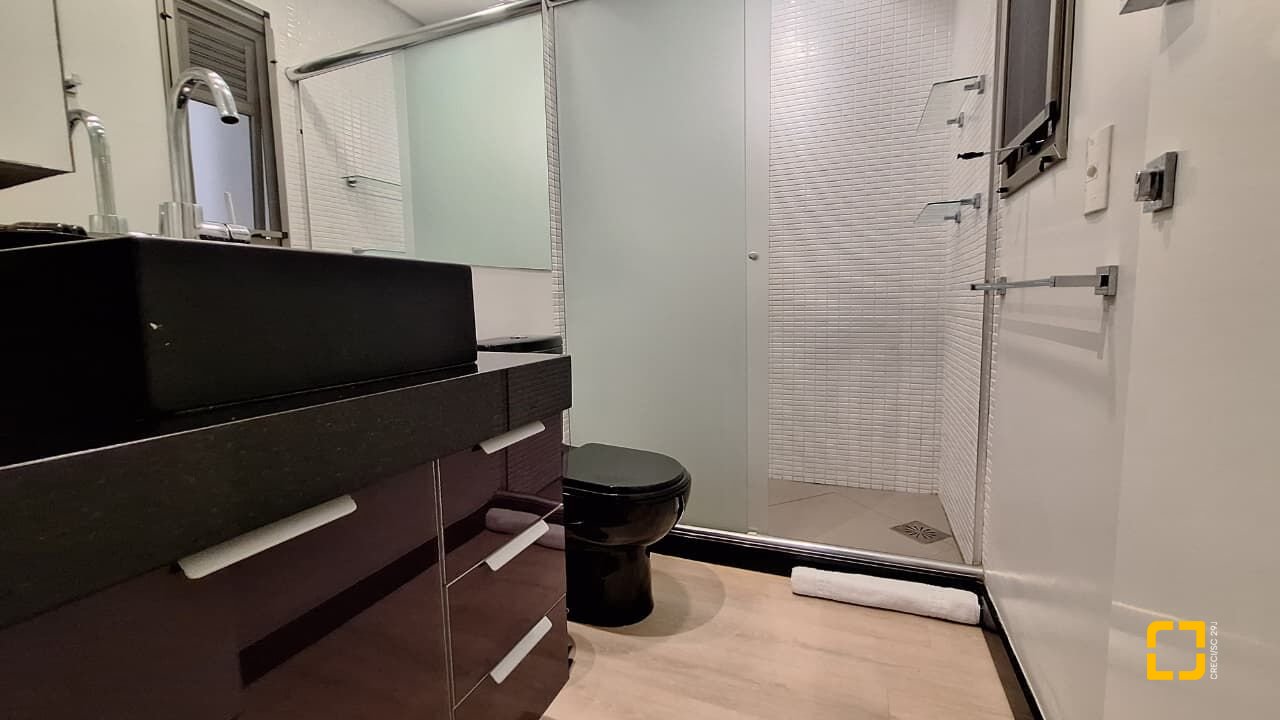 Apartamento com 125m², 3 quartos (sendo 1 suíte), 2 garagens, no bairro Jurerê Internacional em Florianópolis
