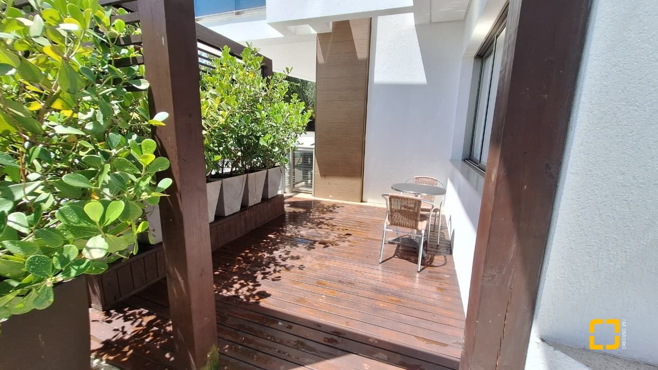 Apartamento com 125m², 3 quartos (sendo 1 suíte), 2 garagens, no bairro Jurerê Internacional em Florianópolis