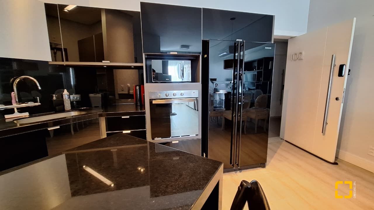 Apartamento com 125m², 3 quartos (sendo 1 suíte), 2 garagens, no bairro Jurerê Internacional em Florianópolis