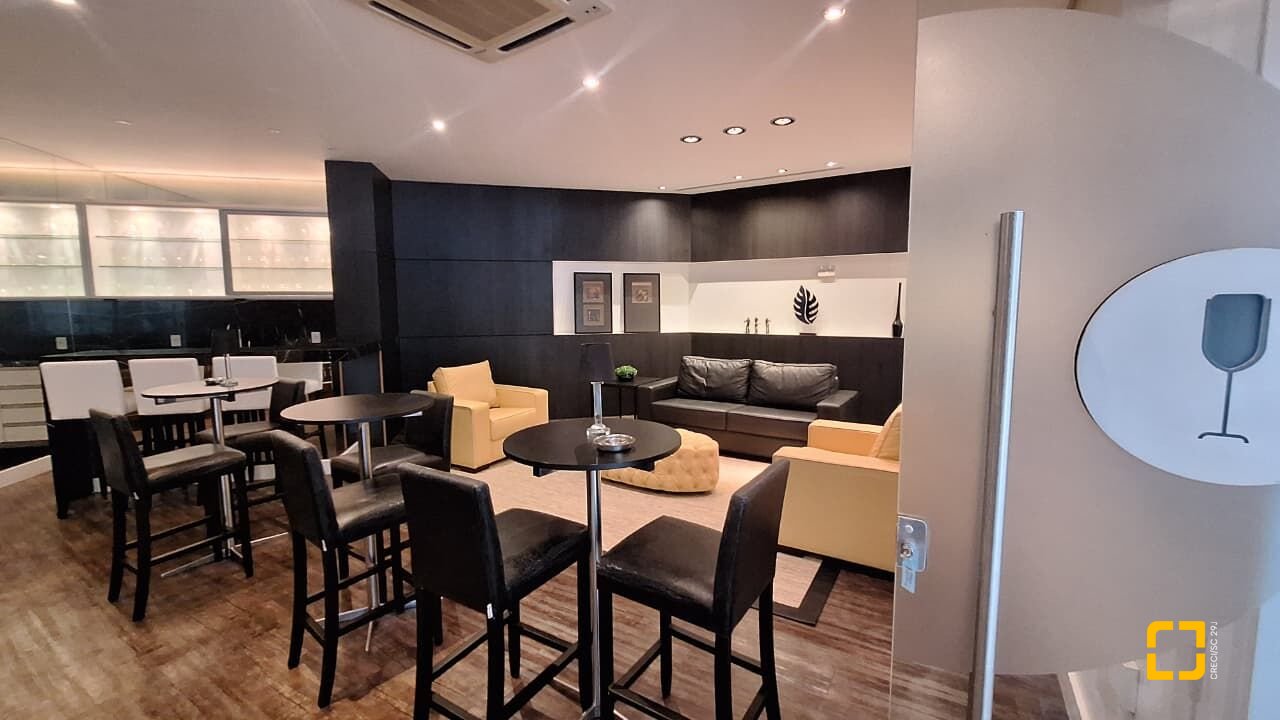 Apartamento com 125m², 3 quartos (sendo 1 suíte), 2 garagens, no bairro Jurerê Internacional em Florianópolis