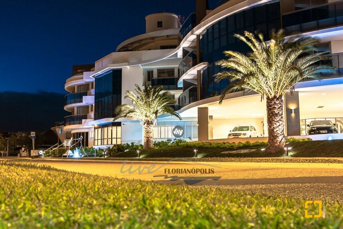Apartamento com 125m², 3 quartos (sendo 1 suíte), 2 garagens, no bairro Jurerê Internacional em Florianópolis
