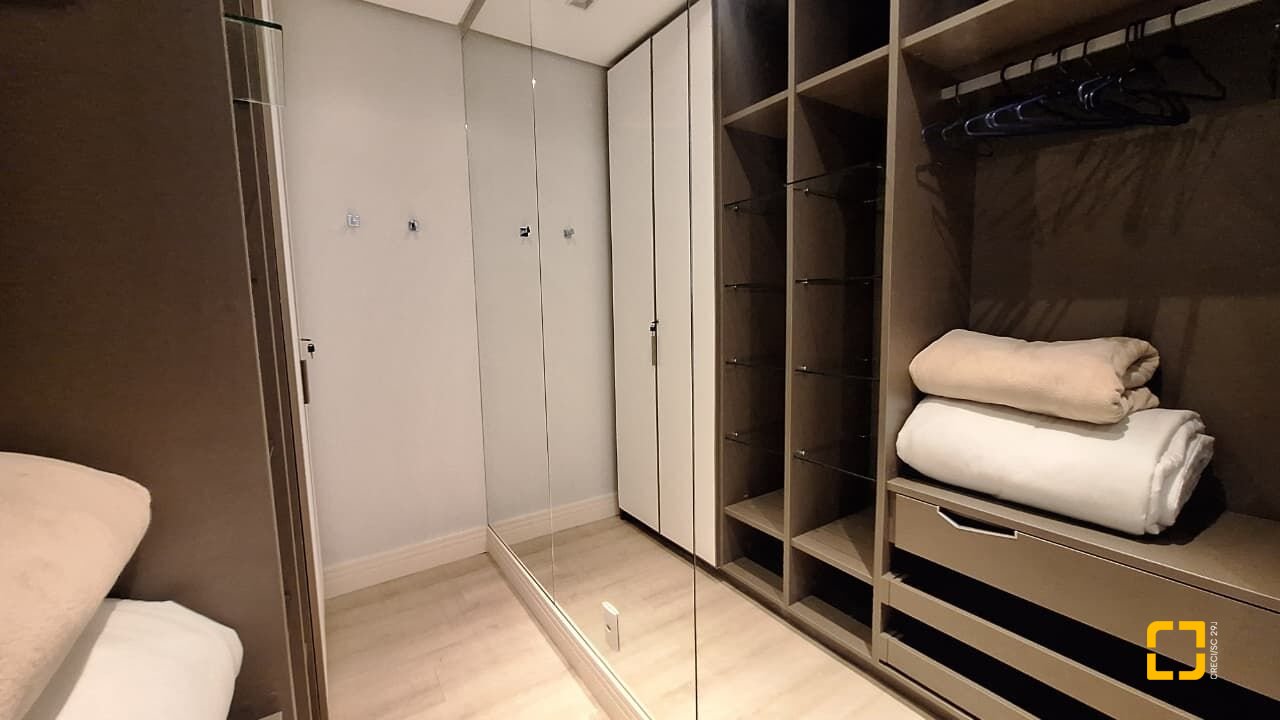Apartamento com 125m², 3 quartos (sendo 1 suíte), 2 garagens, no bairro Jurerê Internacional em Florianópolis