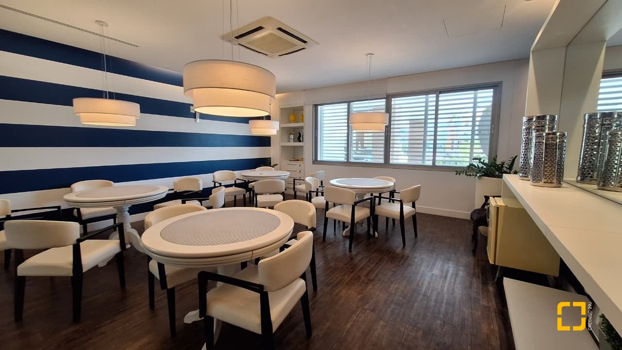 Apartamento com 125m², 3 quartos (sendo 1 suíte), 2 garagens, no bairro Jurerê Internacional em Florianópolis