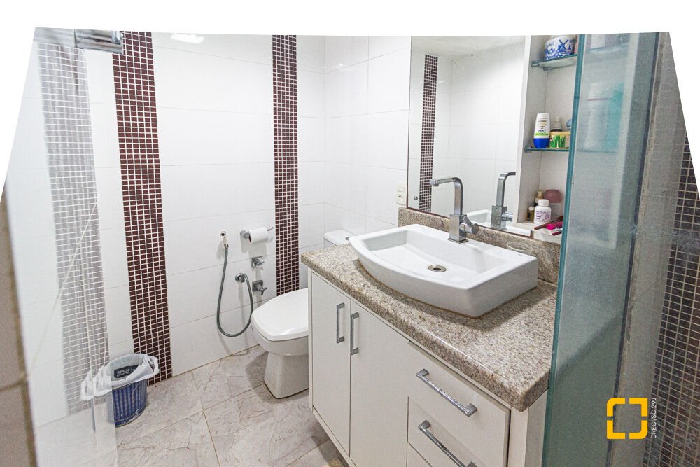 Apartamento com 146m², 5 quartos (sendo 2 suítes), 1 garagem, no bairro Jurerê Internacional em Florianópolis