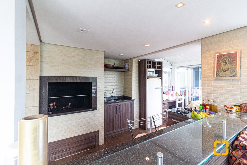 Apartamento com 146m², 5 quartos (sendo 2 suítes), 1 garagem, no bairro Jurerê Internacional em Florianópolis