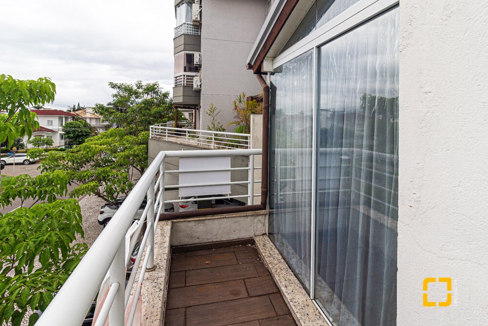 Apartamento com 146m², 5 quartos (sendo 2 suítes), 1 garagem, no bairro Jurerê Internacional em Florianópolis